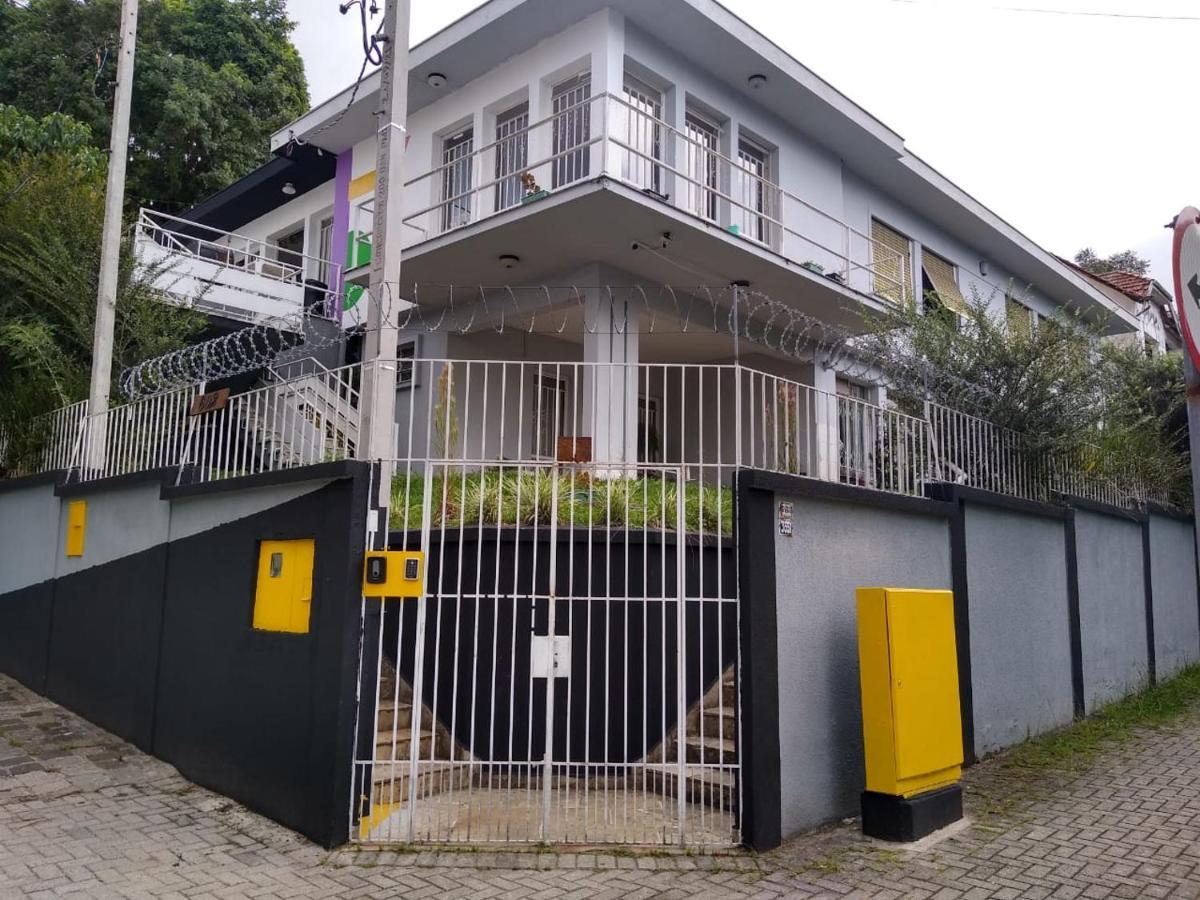 Capivara'S Hostel Куритиба Экстерьер фото